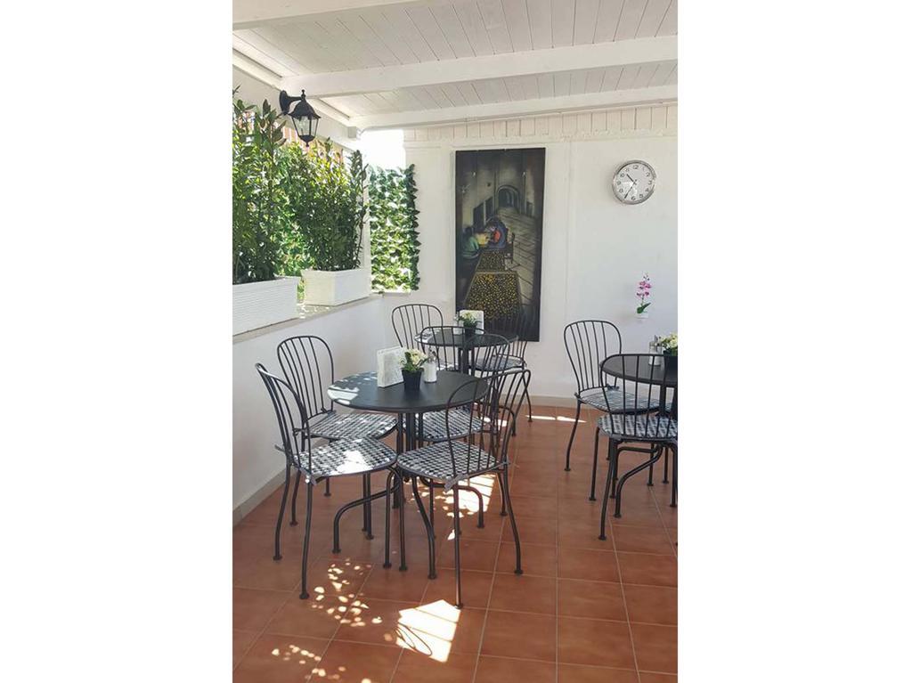 Bari Vecchia Dimora Bed & Breakfast Exterior photo